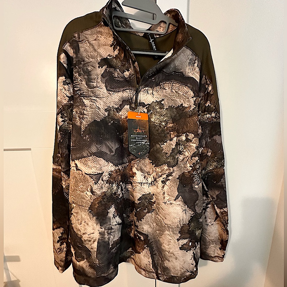 NWT lightweight pullover. Perfect for warm season hunting. Mossy Oak TERRA print